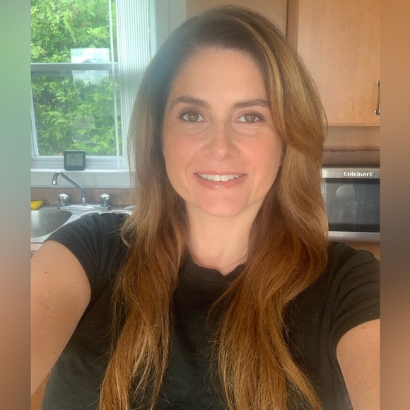 Meet your Posher, Gabrielle - Picture 2 of 2